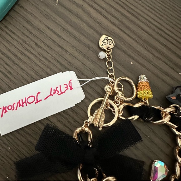 BETSEY JOHNSON Charm Bracelet Gold Tone Cat Bat Candy Corn Halloween Black Lace - Picture 5 of 6